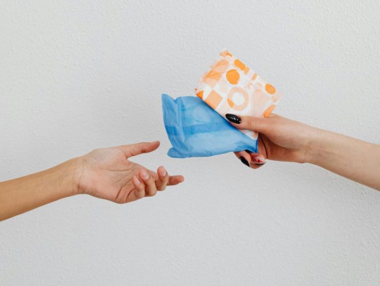 Best First Period Products: A Mom’s Guide to Helping Your Daughter Choose