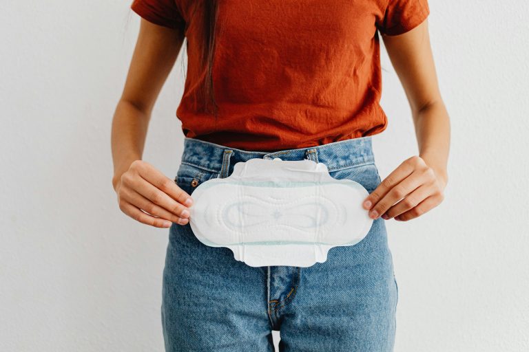 girl with menstruation pad